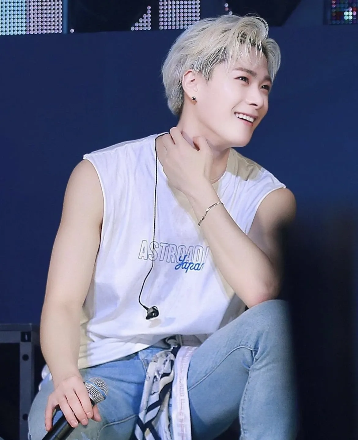 A moment captured by Moonbin (ASTRO)'s fan