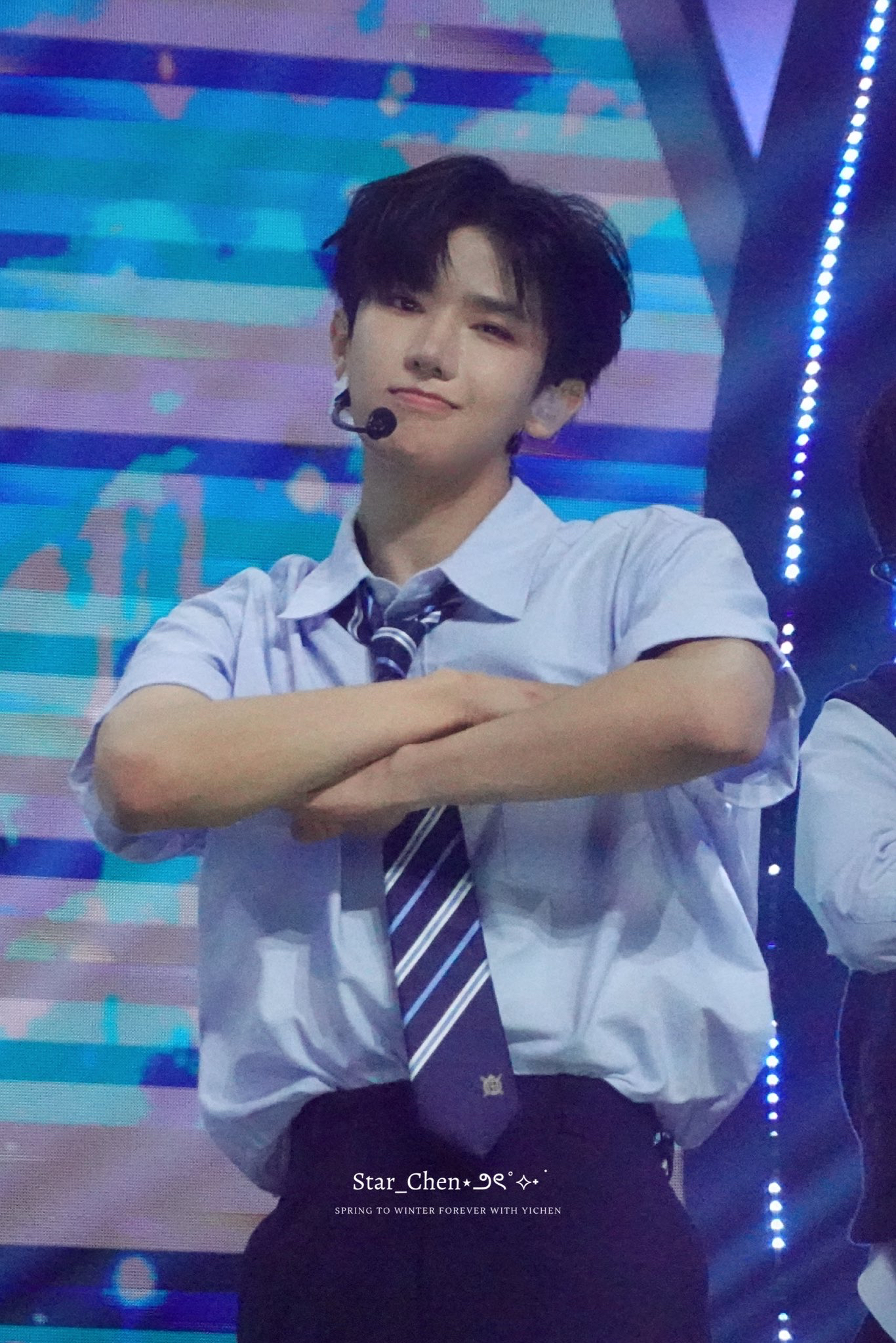 A moment captured by Yi Chen (MODYSSEY)'s fan