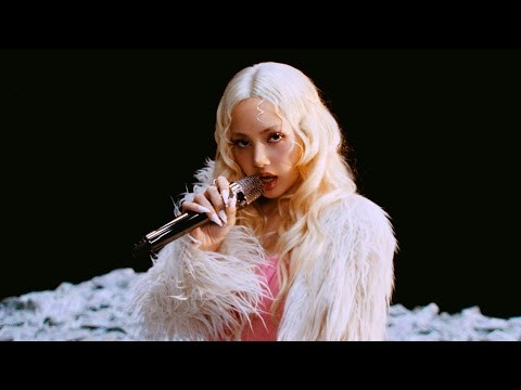 Latest photo of Lisa (BLACKPINK)