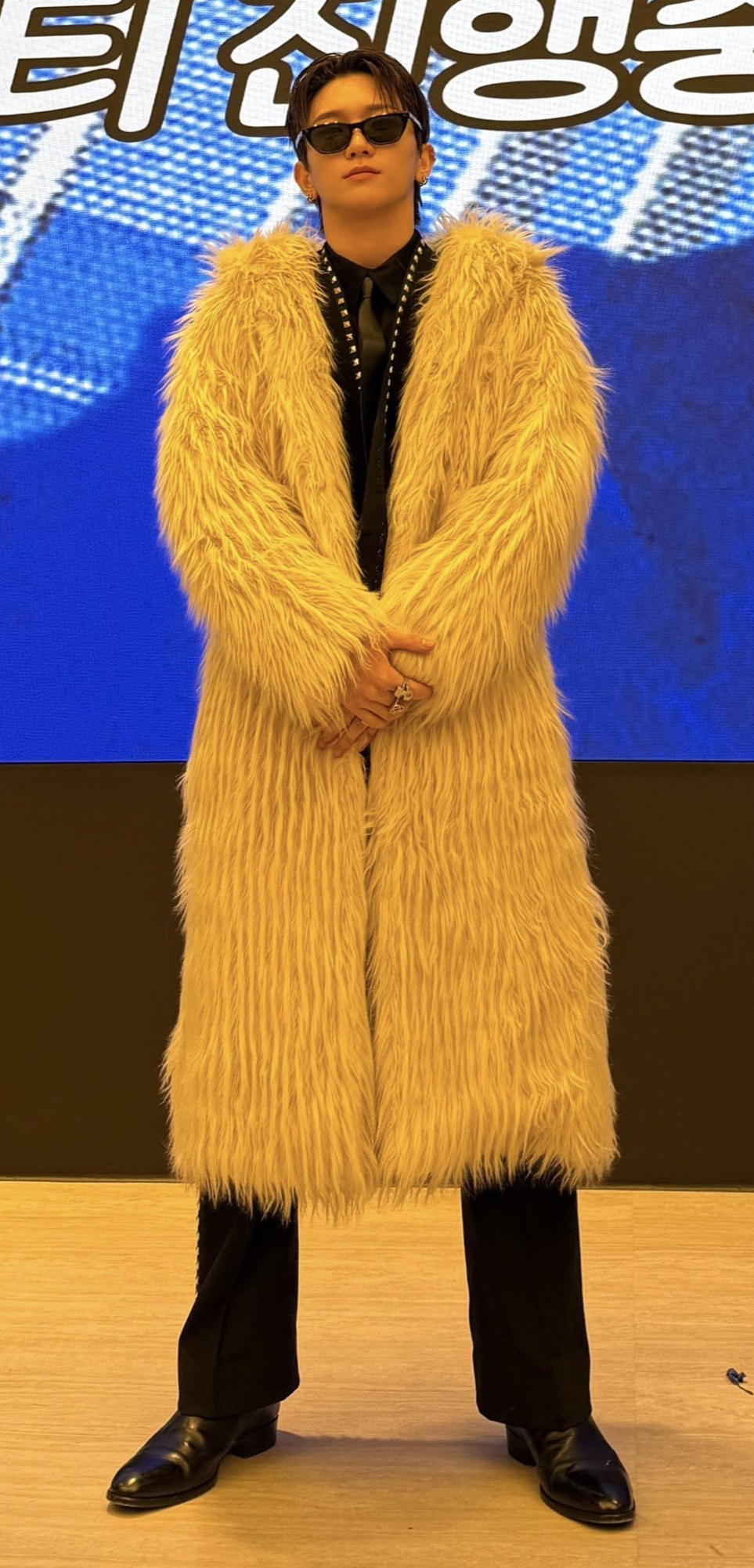 A heartfelt wallpaper shared by Sungjun (TNX)'s fans