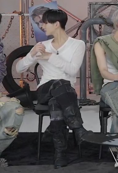 Behind-the-scenes cut of Jungwon (ENHYPEN)