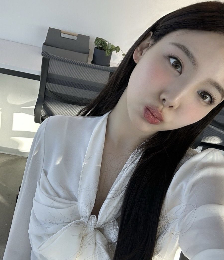 Potret di balik layar Nayeon (TWICE)