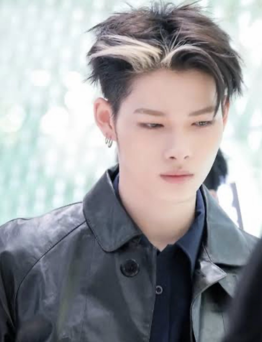 NI-KI (ENHYPEN)的最新照片