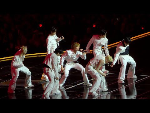 Latest photo of Felix (Stray Kids)