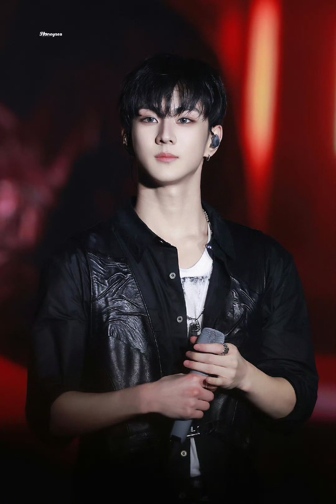 Recent activity shot of Jungwon (ENHYPEN)