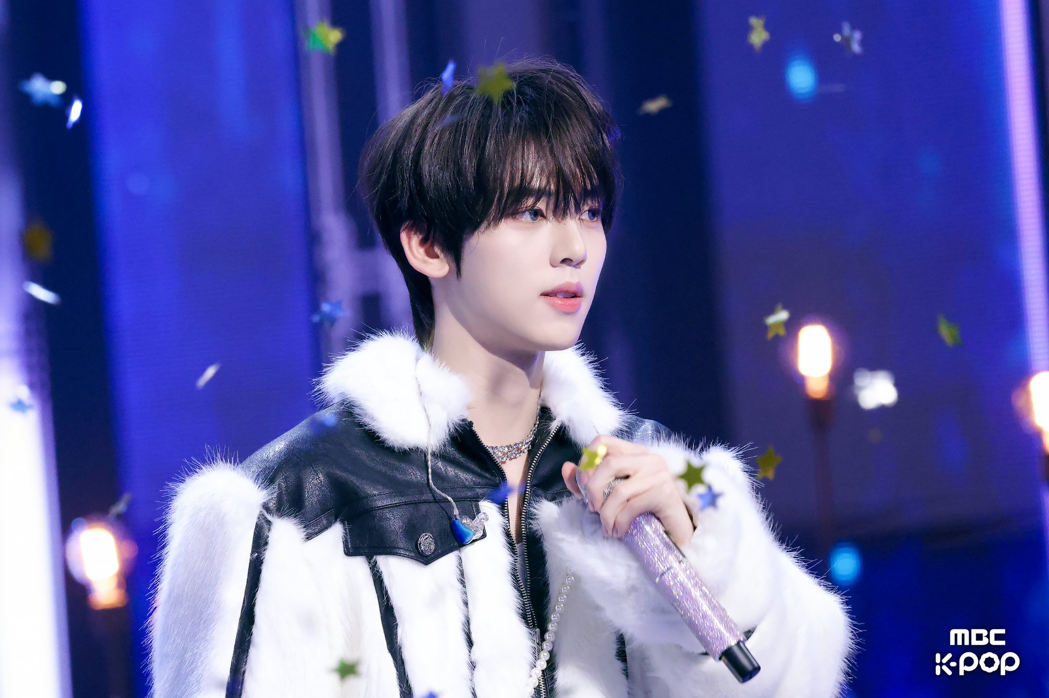 Behind-the-scenes cut of Han Yujin