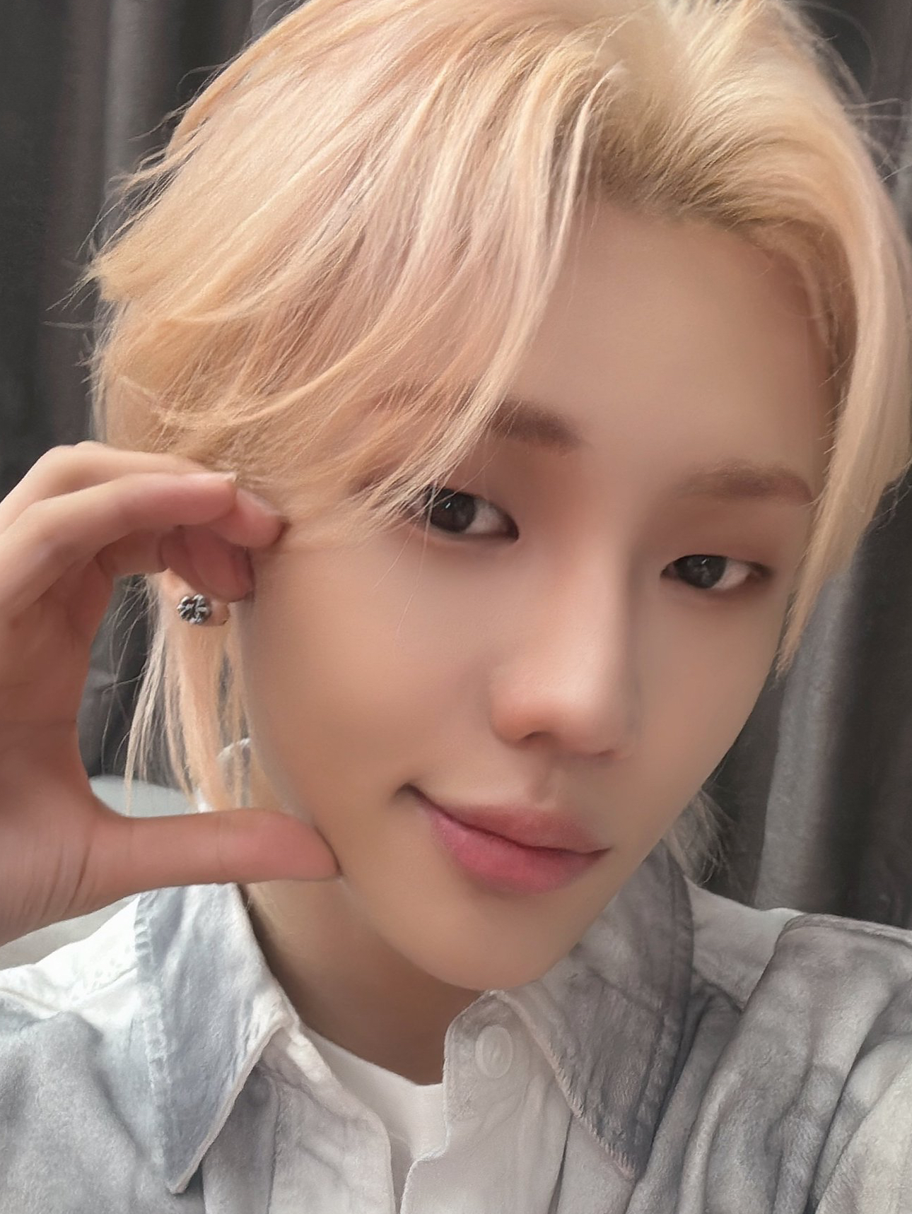 Behind-the-scenes cut of Junhyeok (TNX)