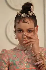 Latest photo of NVee (Blackswan)