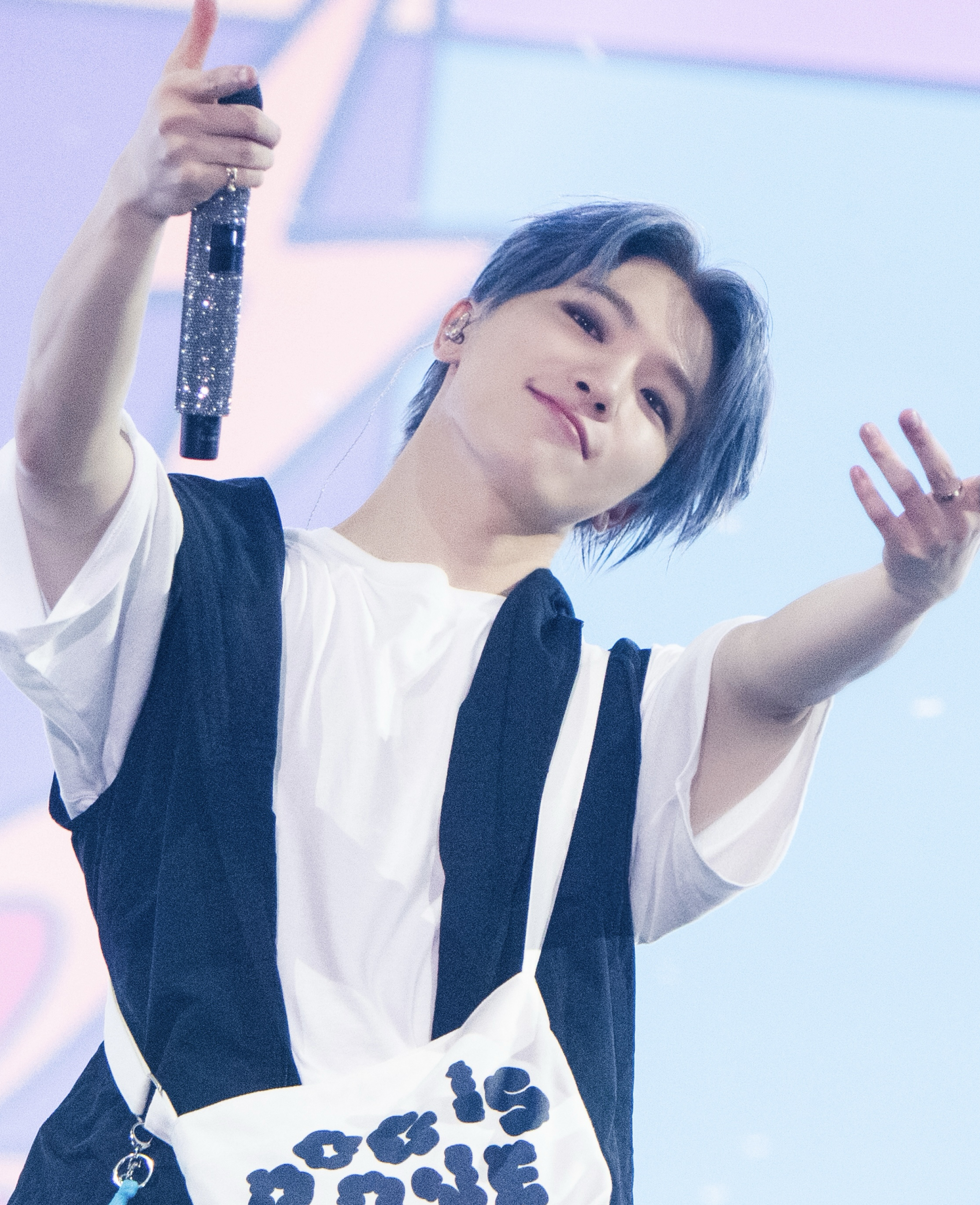A moment captured by Dino (SEVENTEEN)'s fan