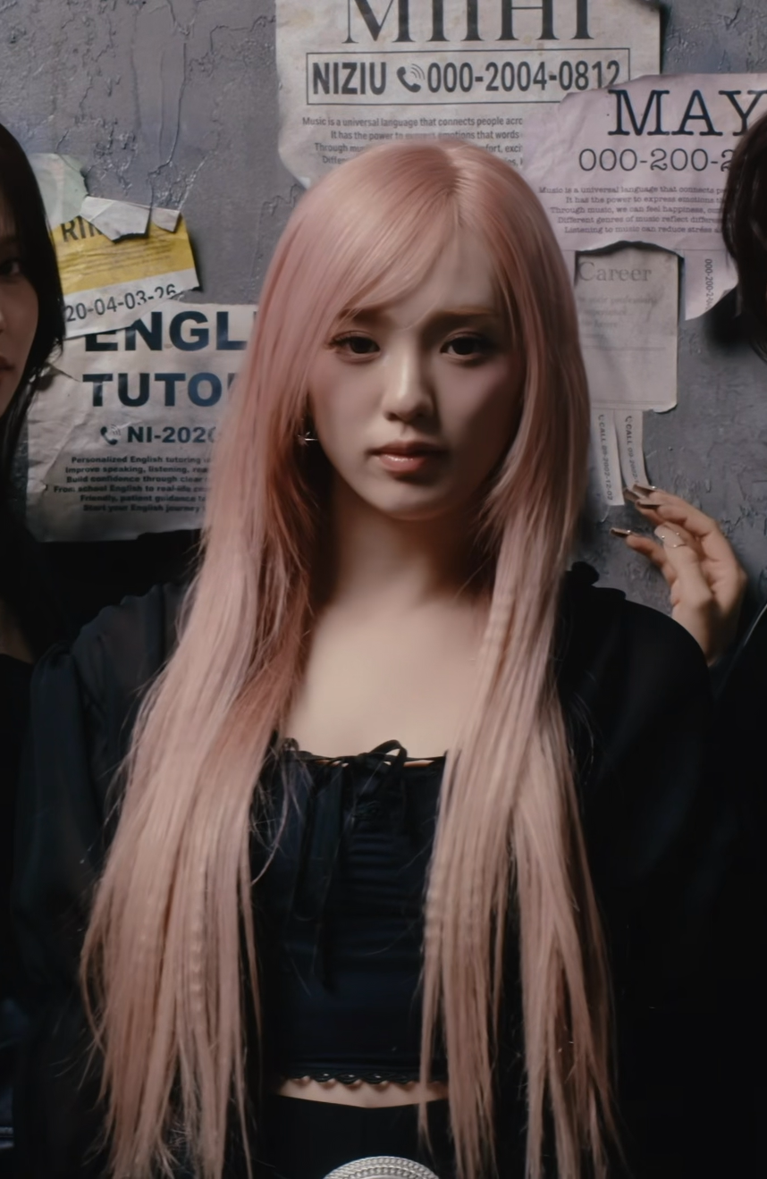 A moment captured by Rio (NiziU)'s fan