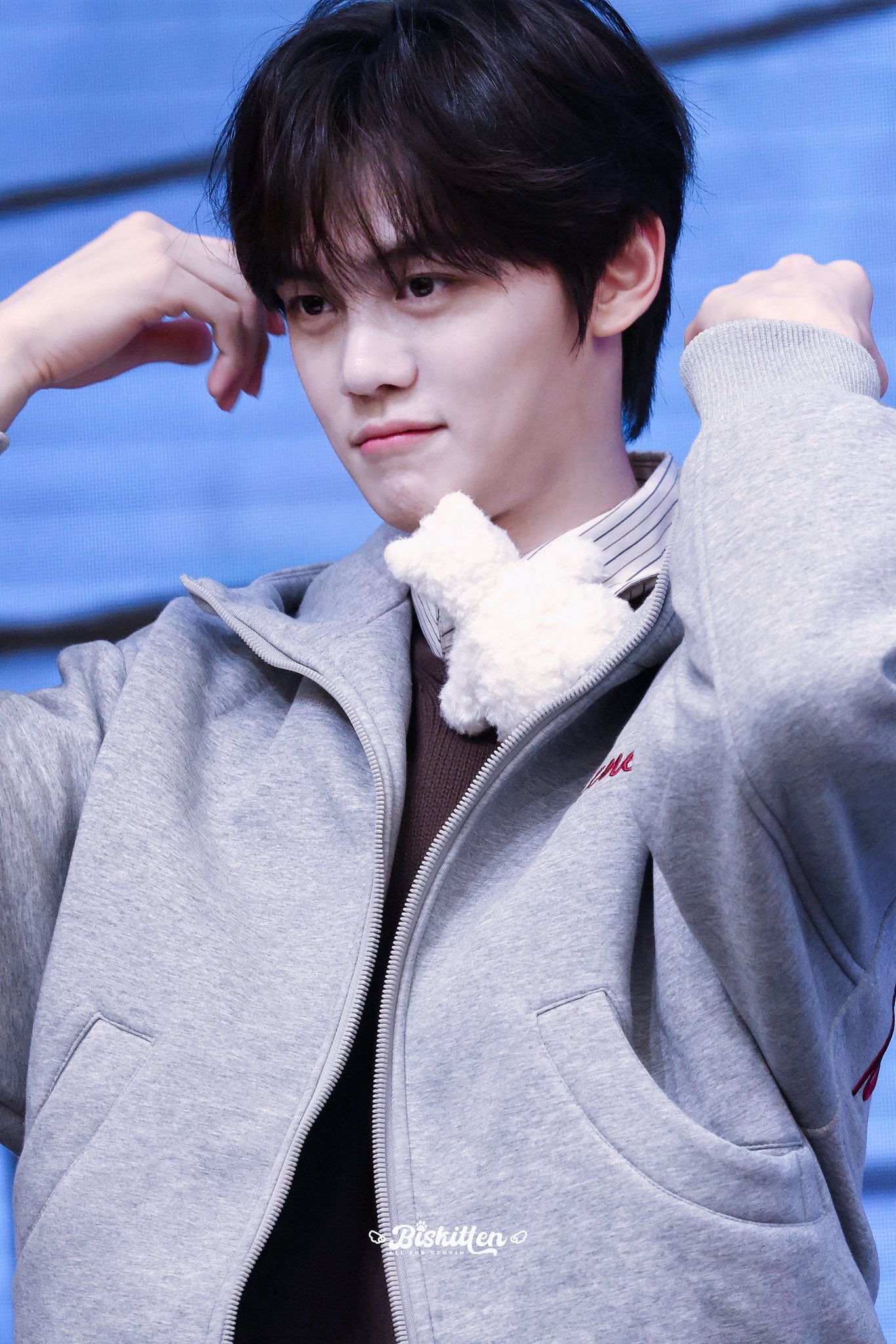 Latest photo of Kim Gyuvin (ZEROBASEONE)