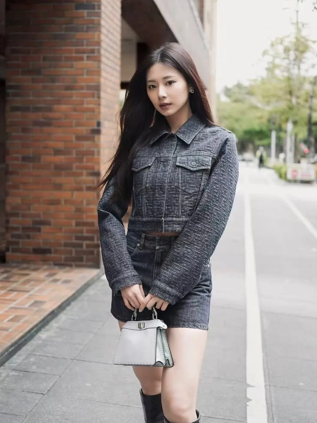 Potret di balik layar Tzuyu (TWICE)