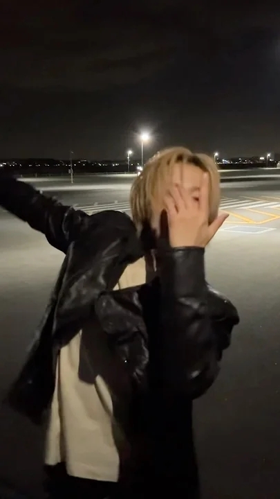 Fandom-recommended wallpaper image of Doyoung (TREASURE)