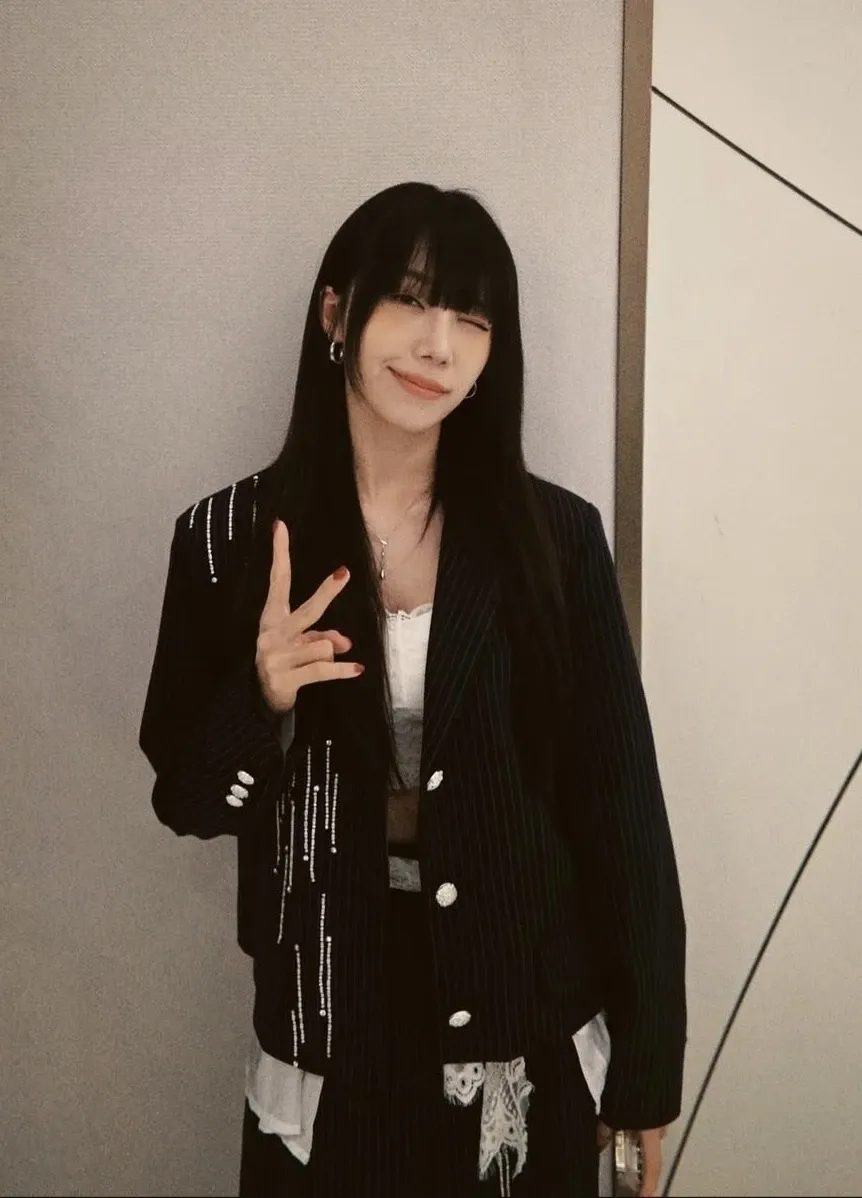 Foto terbaru Jeong Eunji (Apink)