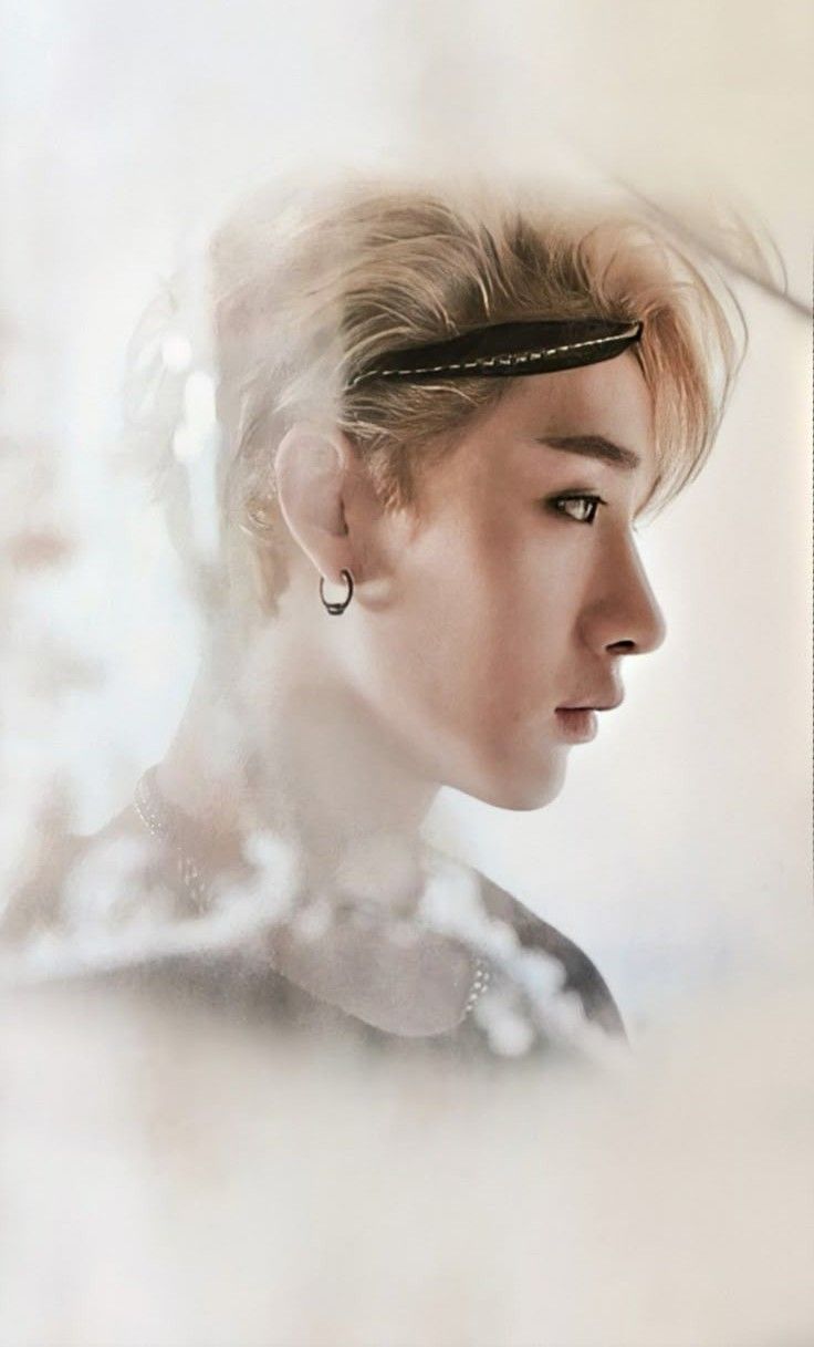 The most beloved wallpaper among Bang Chan (Stray Kids)'s fans