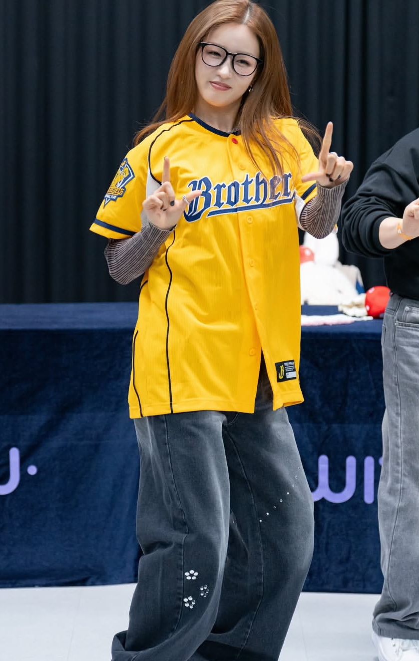 Behind-the-scenes cut of Yoon Bomi (Apink)