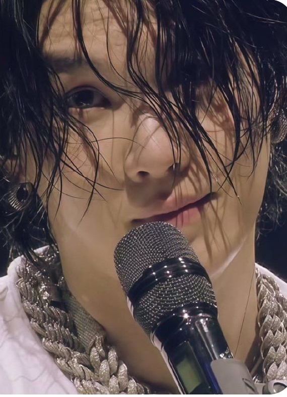 Foto aktivitas terbaru SUGA (BTS)