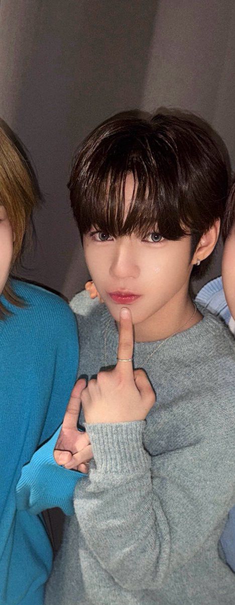 Fandom-recommended wallpaper image of JL (AHOF)