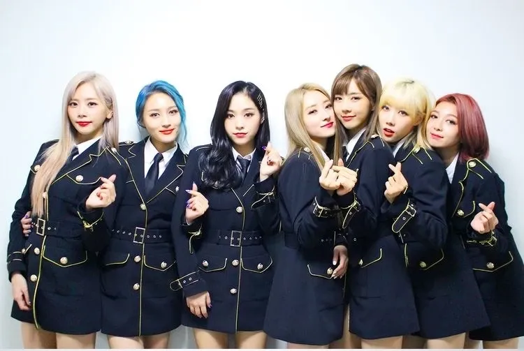 Foto aktivitas terbaru DREAMCATCHER