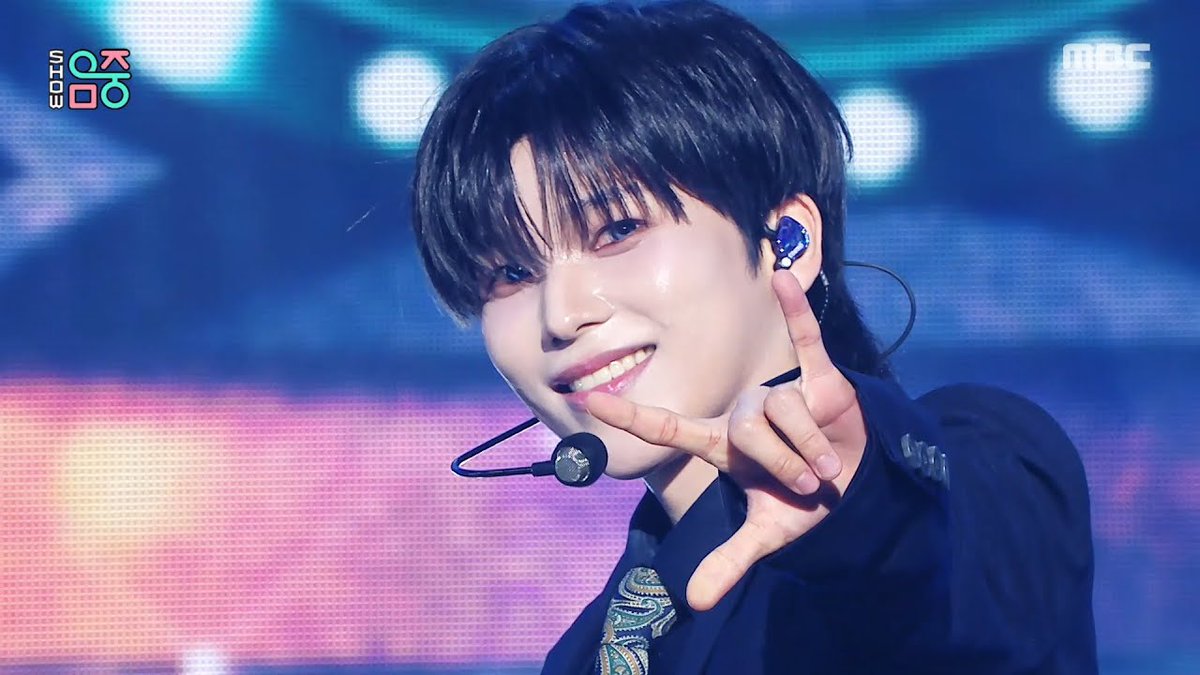 Behind-the-scenes cut of n.SSign