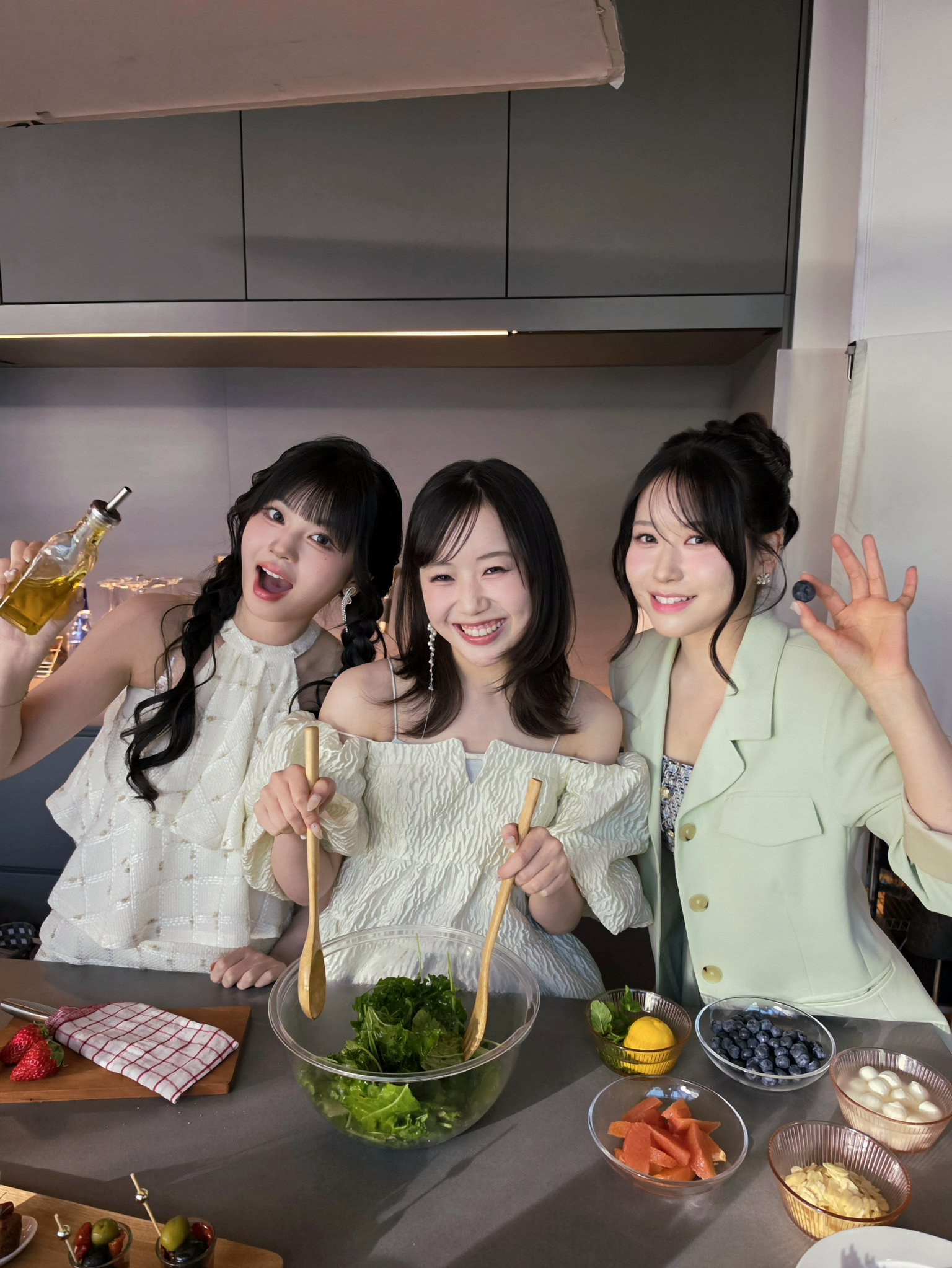 A moment captured by Kasahara Momona (ME:I)'s fan