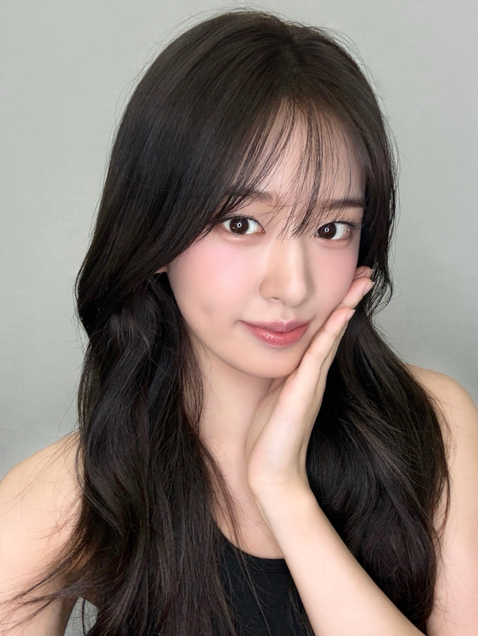 Recent activity shot of An Yujin (IVE)