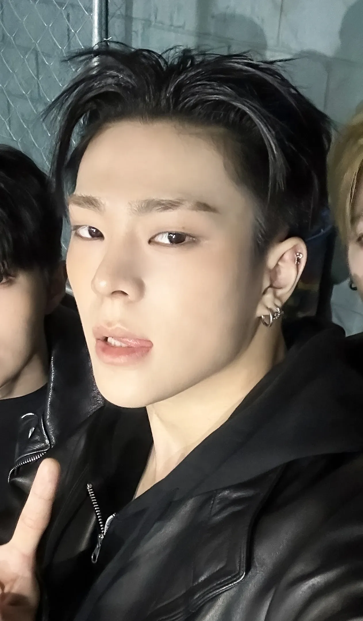 金俊民 (WHIB)的幕后花絮