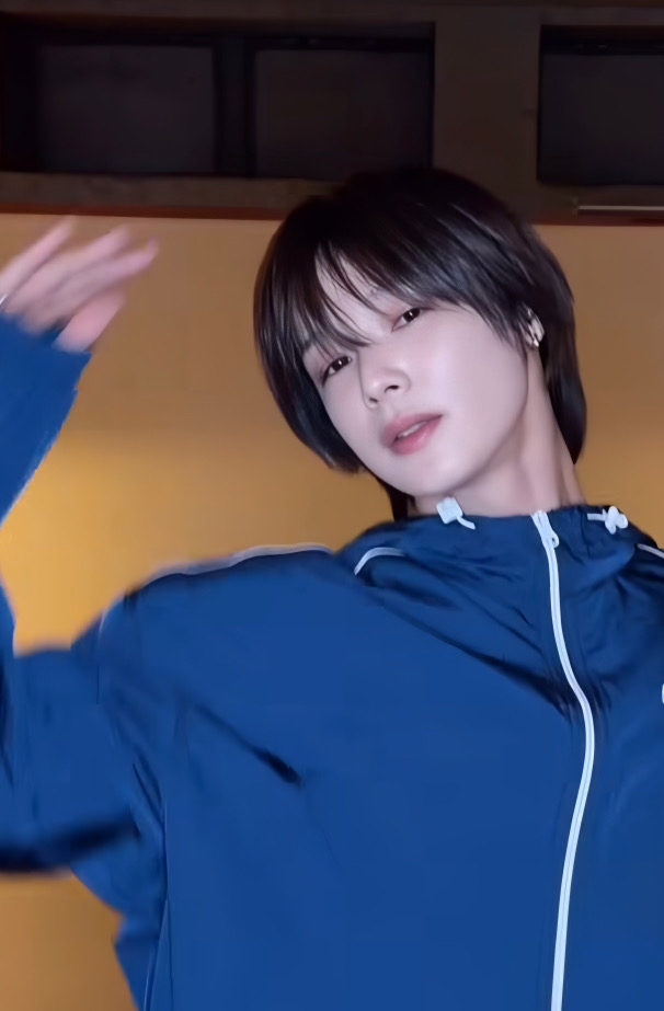 Behind-the-scenes cut of K (&TEAM)