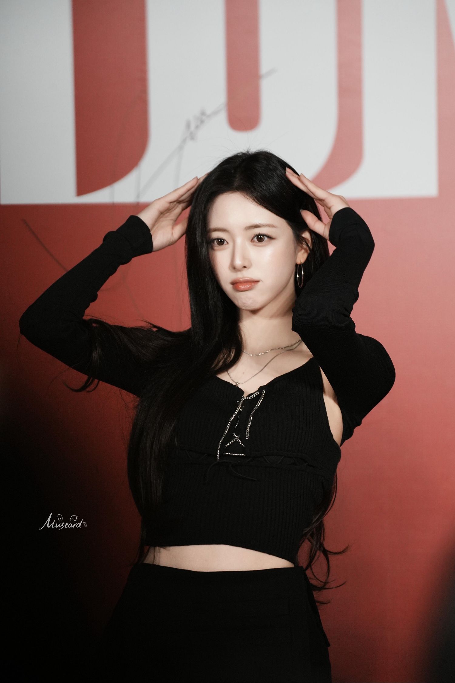 유나 (ITZY)의 비하인드 컷