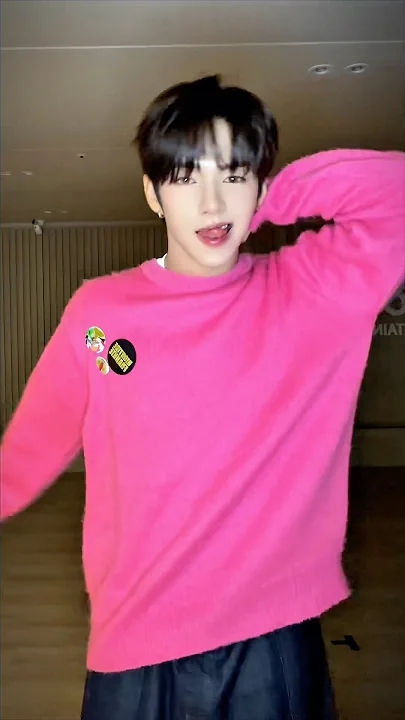 A heartfelt wallpaper shared by JL (AHOF)'s fans