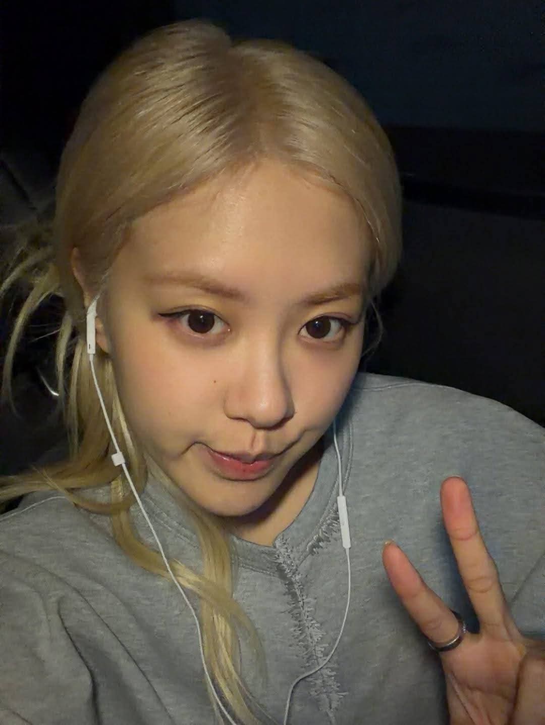 ROSÉ (BLACKPINK)的幕後花絮