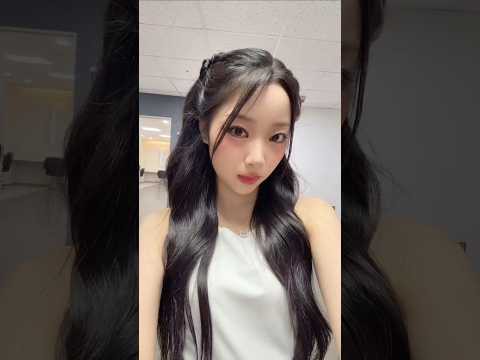 A moment captured by Navi (SECRET NUMBER)'s fan