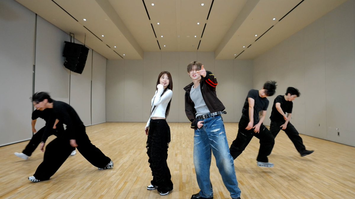 투모로우바이투게더의 비하인드 컷