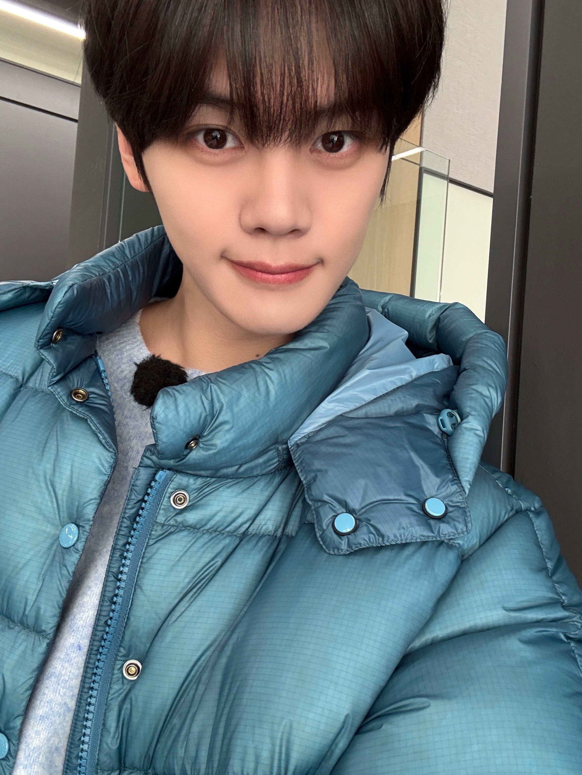 Behind-the-scenes cut of Kim Gyuvin (ZEROBASEONE)