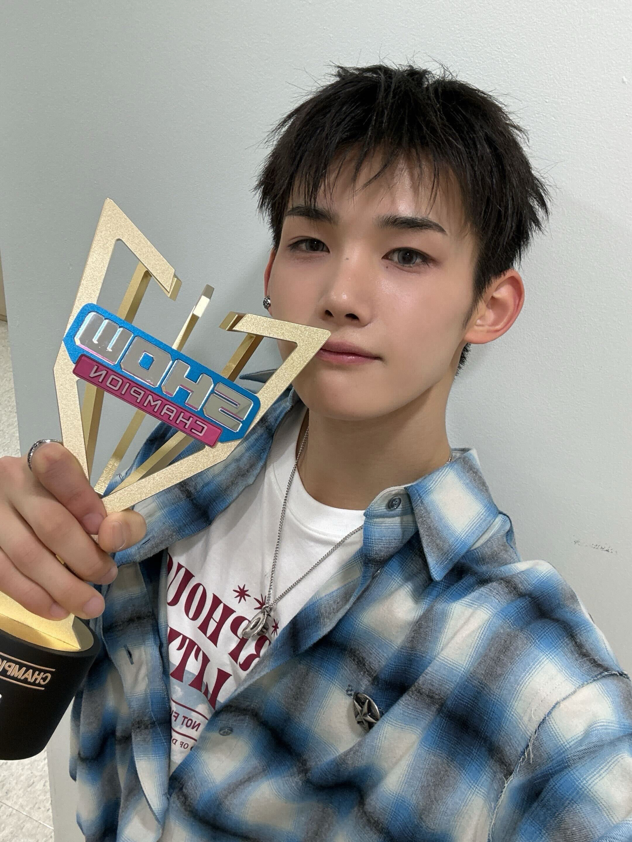 Latest photo of Jo (&TEAM)