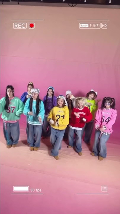 모모 (TWICE)의 최신 사진