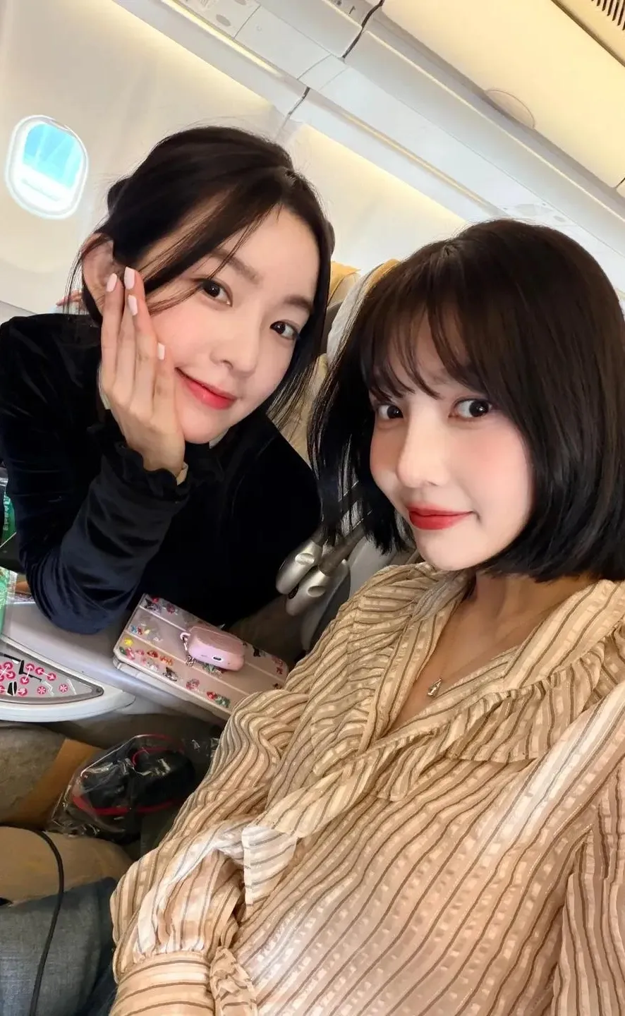 A moment captured by Joy (Red Velvet)'s fan