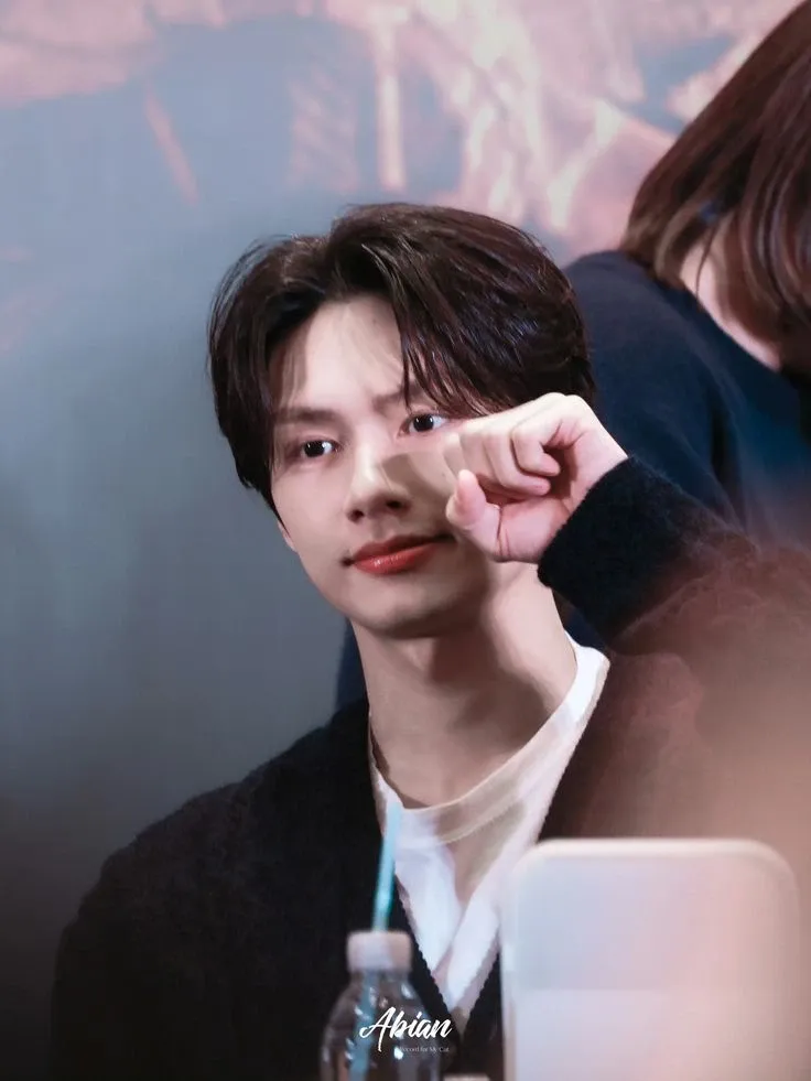 Latest photo of Jun (SEVENTEEN)