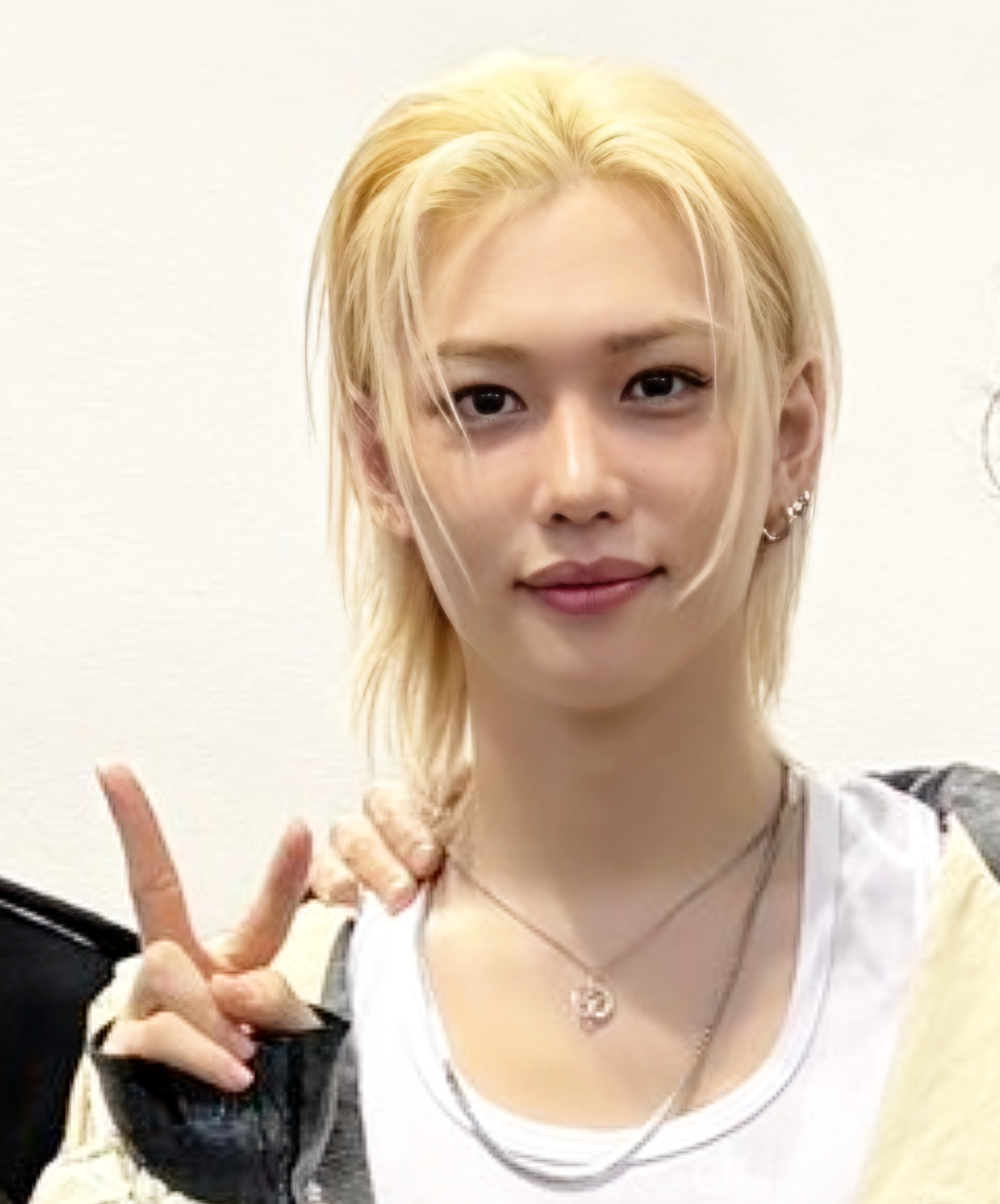 Latest photo of Felix (Stray Kids)