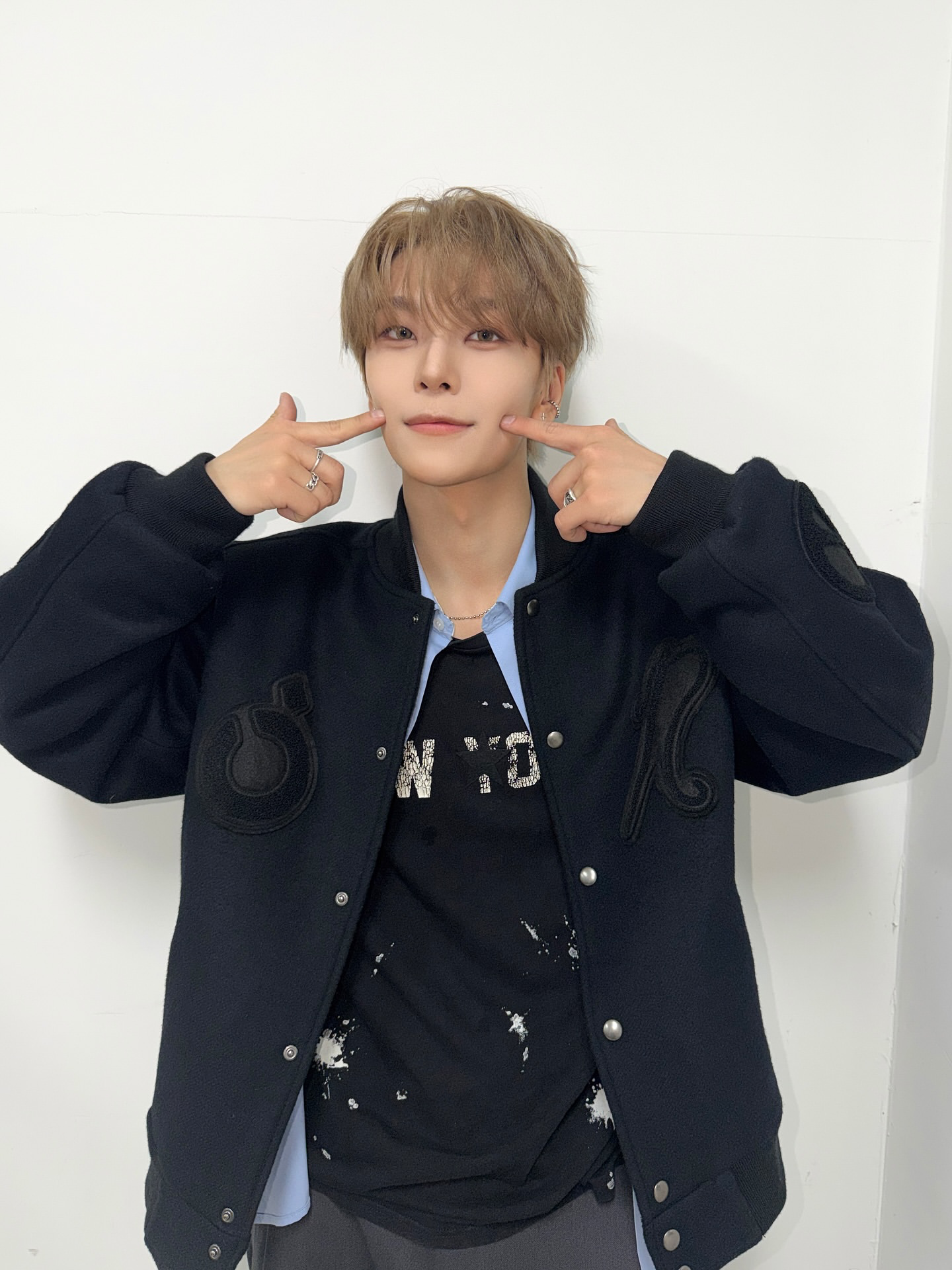 A moment captured by He Xinlong (ALPHA DRIVE ONE)'s fan