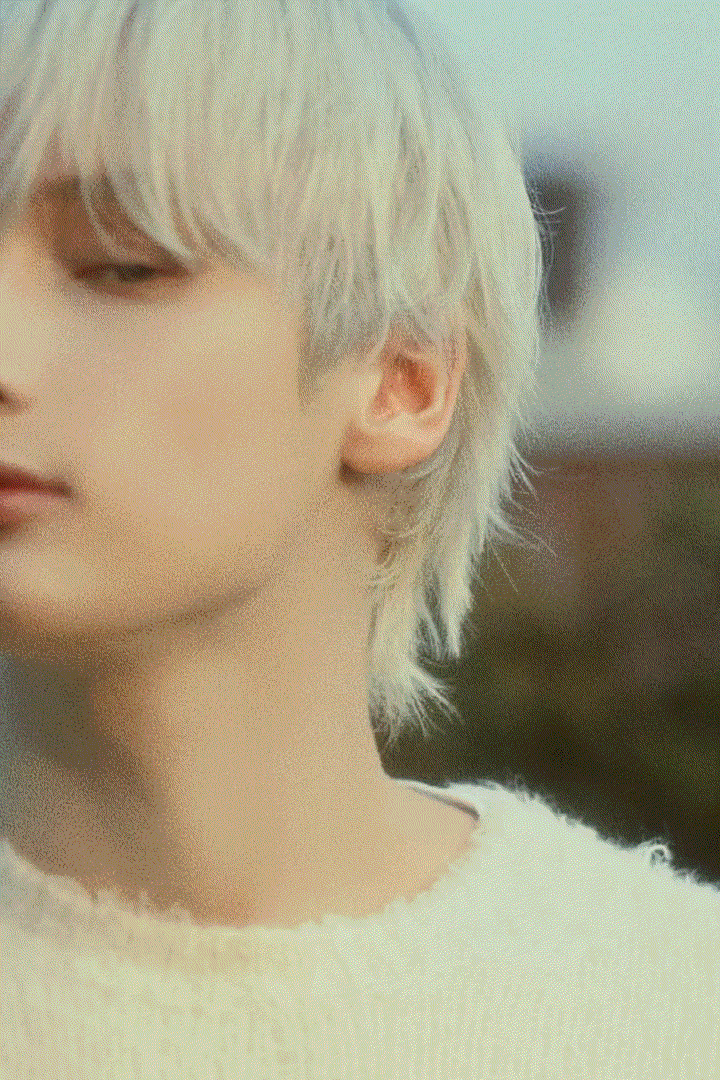 Latest photo of HueningKai (TOMORROW X TOGETHER)