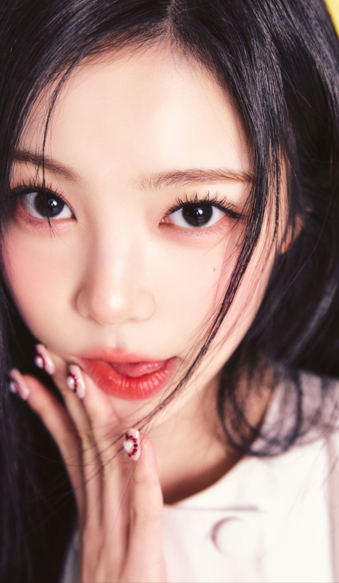 Ian Wallpaper Free Download | High-Quality Idol Photo Collection