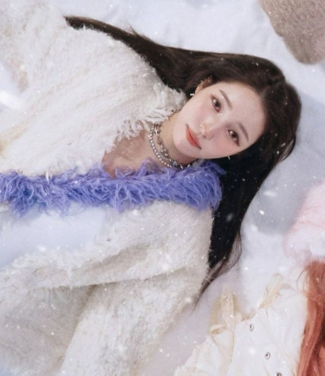 A moment captured by Sowon (GFRIEND)'s fan