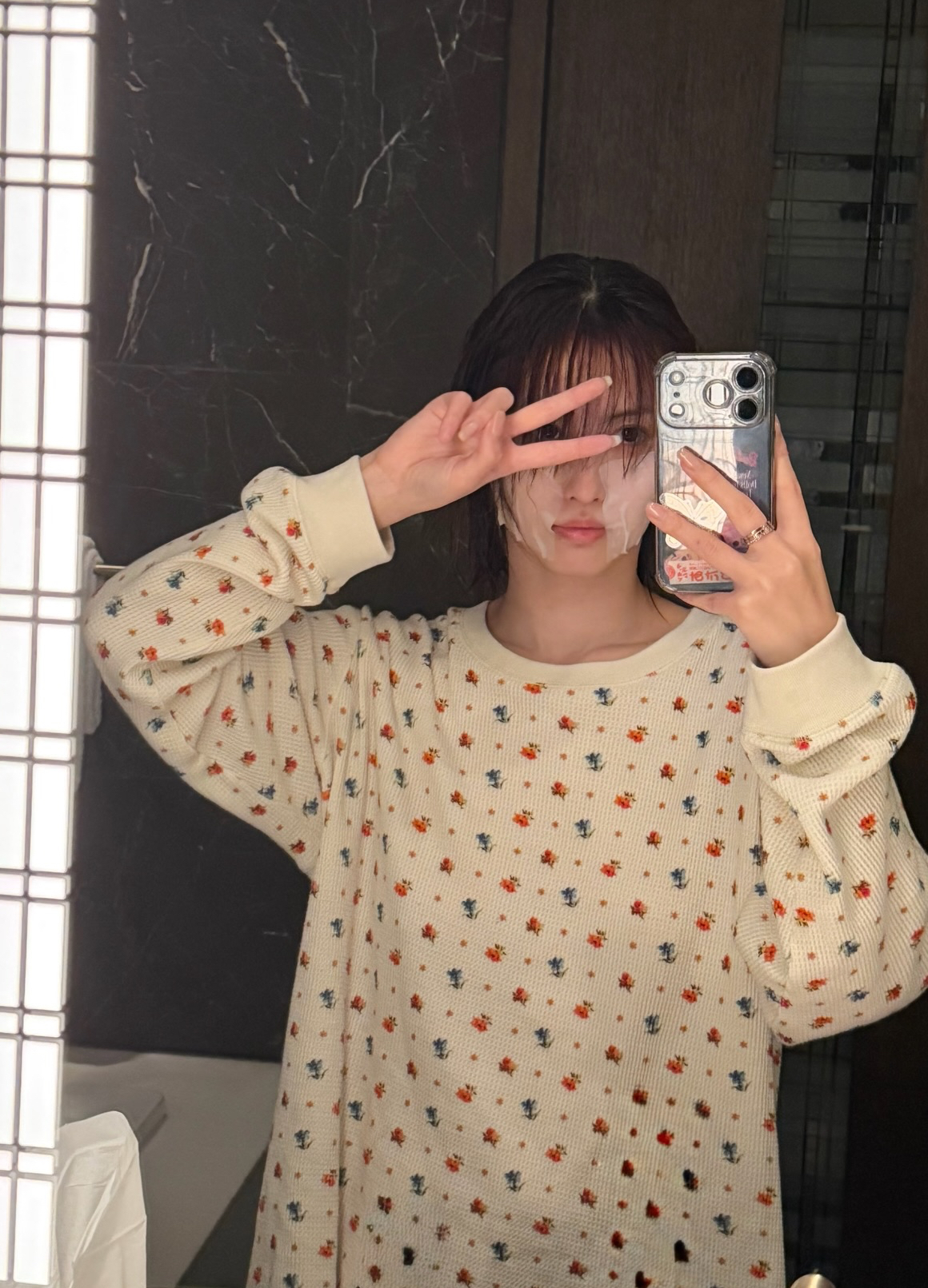 Behind-the-scenes cut of Momo (TWICE)