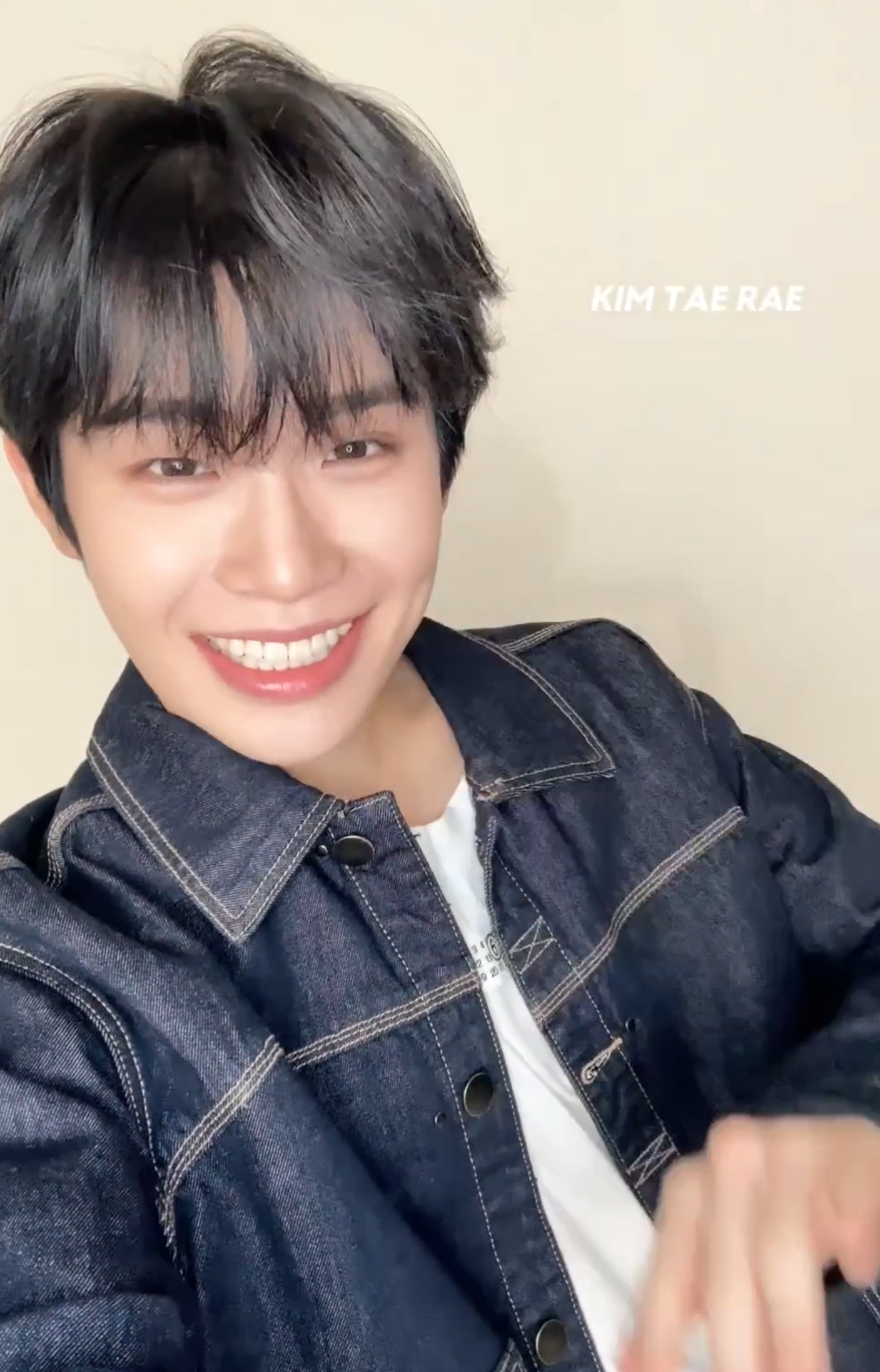 Behind-the-scenes cut of Kim Taerae (ZEROBASEONE)