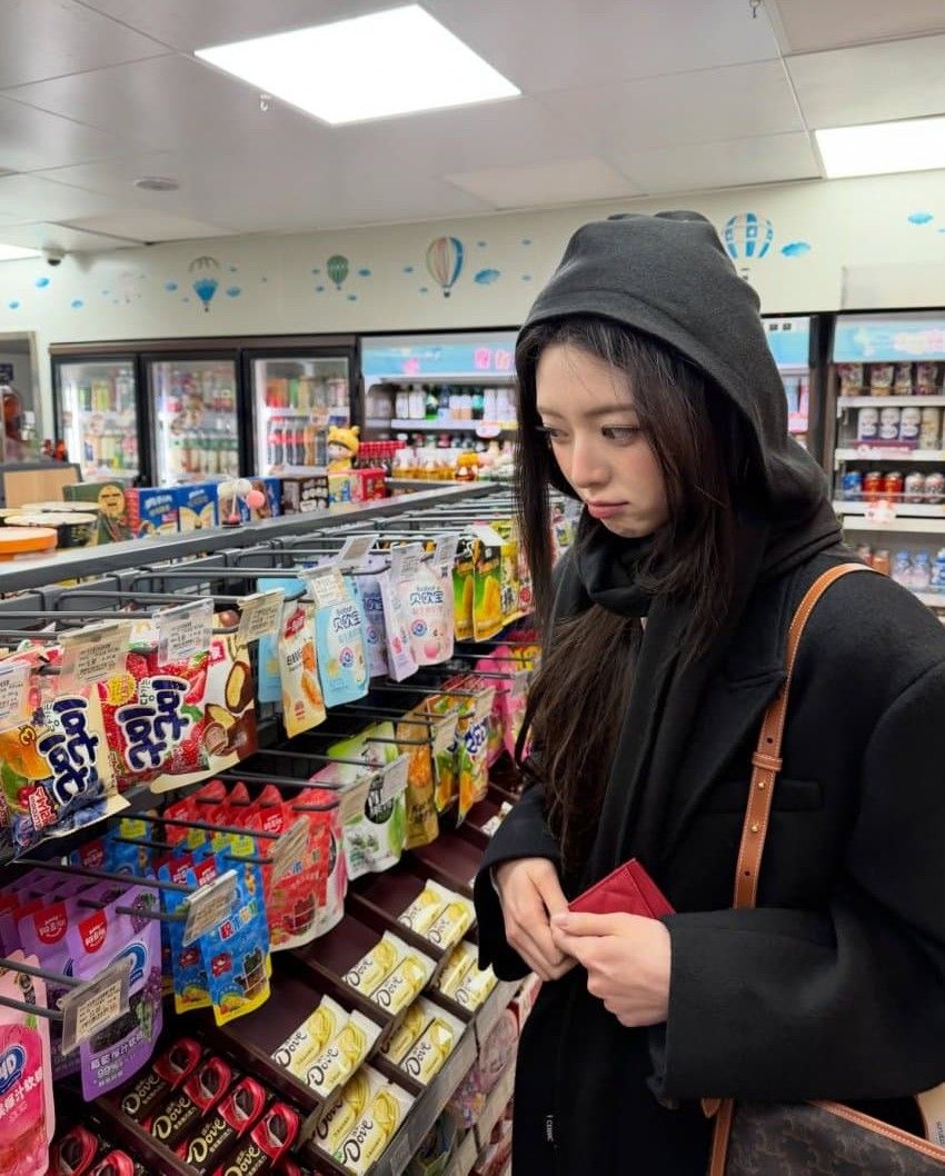 유나 (ITZY)의 비하인드 컷