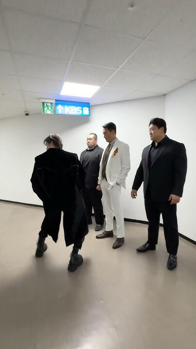 Foto aktivitas terbaru Yeonjun (TOMORROW X TOGETHER)