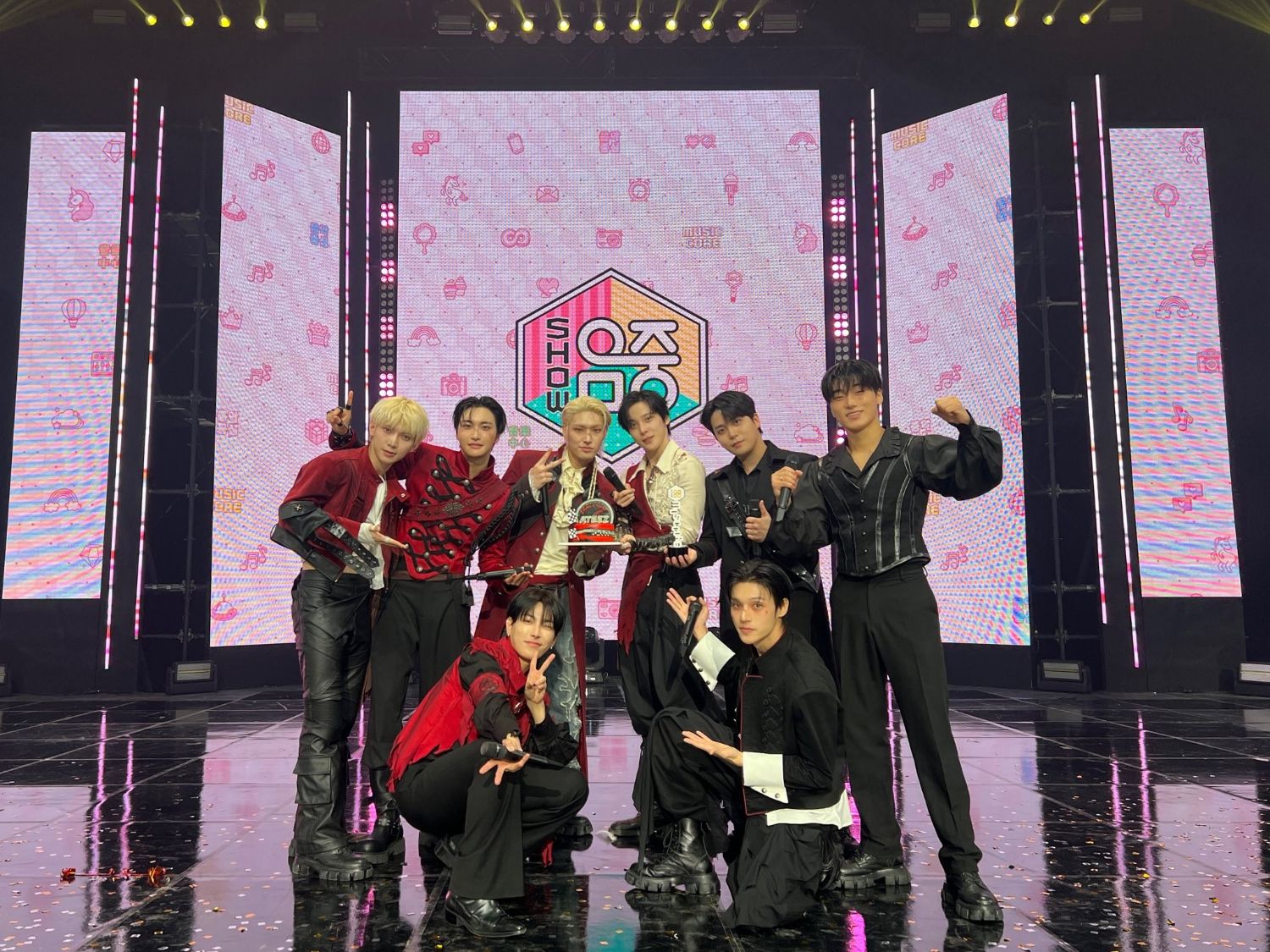 에이티즈의 비하인드 컷