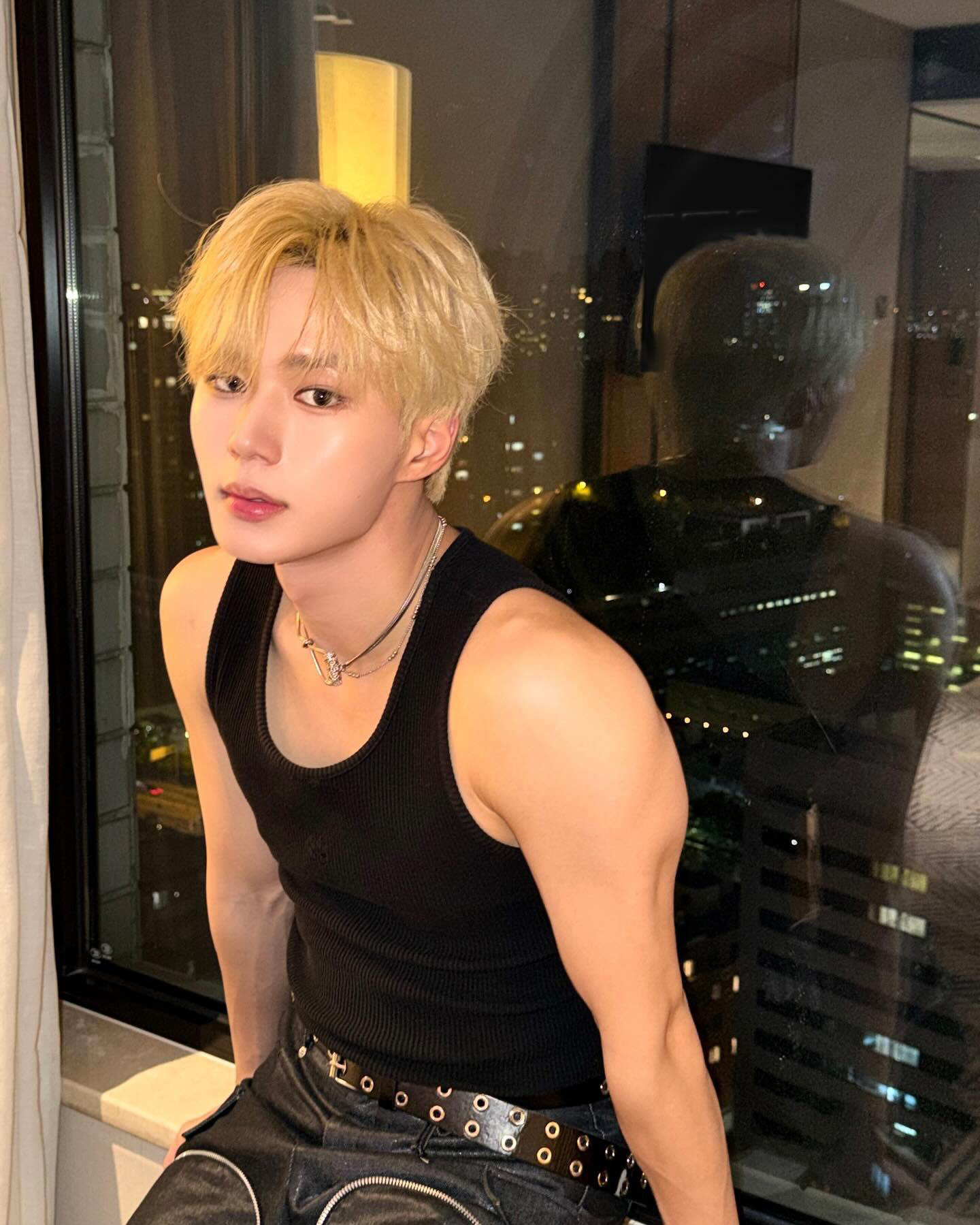 Behind-the-scenes cut of Kim Junseo (ALPHA DRIVE ONE)