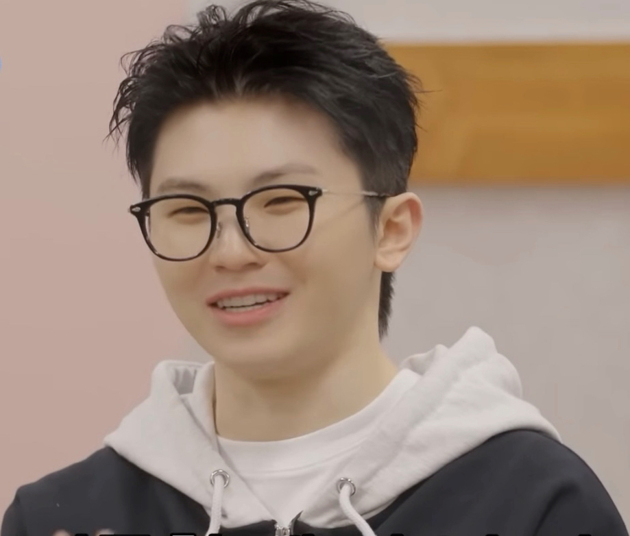 A moment captured by Woozi (SEVENTEEN)'s fan